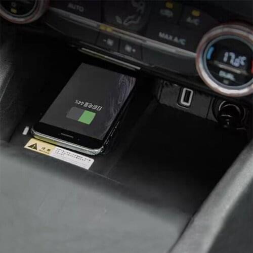 10w car qi wireless charging phone charger charging plate phone holder accessories for Ford Focus MK4 2018 2019 for iPhone 8 9