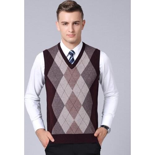 New 2018 autumn & winter mens thick sleeveless wool sweater fashion argyle v-neck plaid warm thick sweater vest