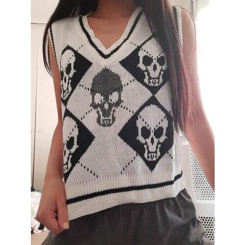 2021 Women Y2K Sweater Vest Argyle Skull Pattern Knit Sweater Vest Loose V Neck Sleeveless Gothic Cropped Tank Top Pullover