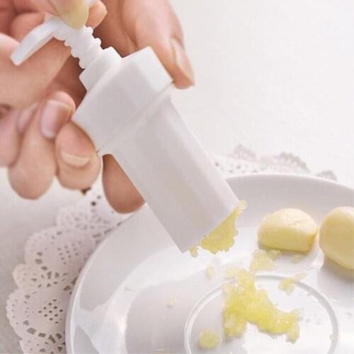 1Pcs Garlic Press Plastic Manual Ginger Garlic Mesher Twist Cutter Crusher Kitchen Cooking Tool Kitchen Gadgets and Accessories