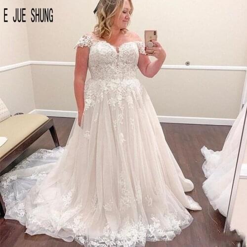 E JUE SHUNG Modern Plus Size Wedding Dresses Cap Sleeves Sheer Scoop Neck Lace Up Back Appliques Bride Dresses Vestidos De Noiva