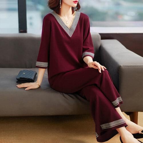 Women Spring Autumn Elegant Pant Suit Set Female V-neck Tops + Trousers Two Piece Set Middle-aged Lady Embroidery Suits 4XL H201