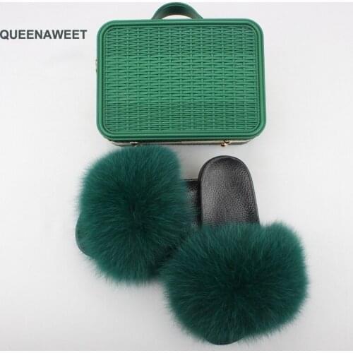 New Design Fox Fur Slides for Women Summer Fashion Sexy Flat Furry Sandals Jelly Colors Ladies Purses Set Wholesale Party Bags