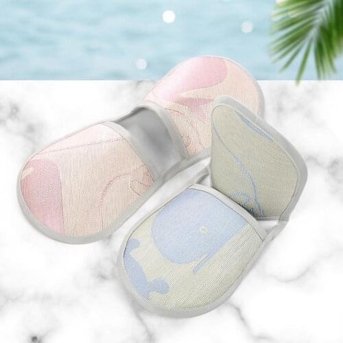 Arm Pillow Nursing Pad Ergonomic Constant Temperature Ice Silk Baby Feeding Arm Mat for Summer Breastfeeding Or Bottle Feeding