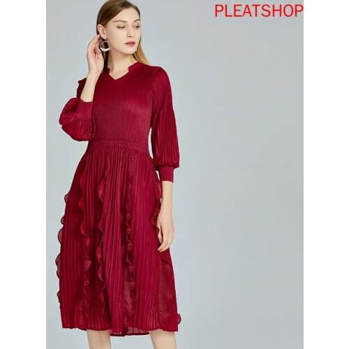 Frilled Dress Women 's Spring And Autumn Miyake Pleated V-neck Lantern Sleeve Hugging Lotus Leaf Big Hemline Dress Mid-length