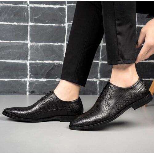 ZGZJYWM Fashion Comfortable High Quality Genuine Leather Black/Red Carved Style Pointed Toe Flat Dress Wedding Man Shoes