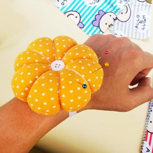 Fabric Coated Pumpkin Shaped Wrist Wearable Pin Cushion for DIY Needlework Lovely pumpkin shaped
