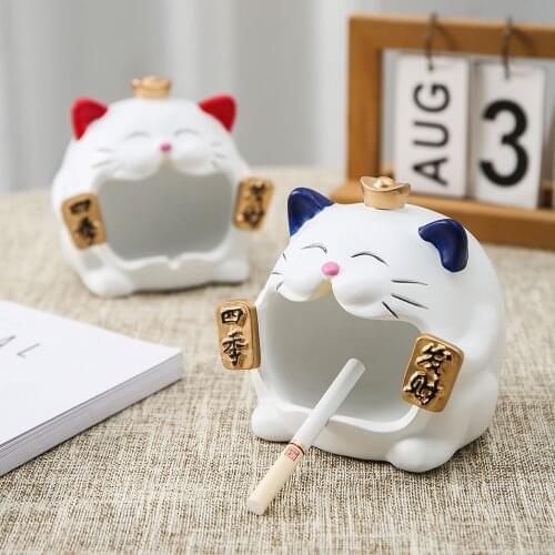Cute Lucky Cat Ashtray Chinese New Year Decoration Living Room Bedroom Portable Ashtray Smoking Accessories Funny Ashtray