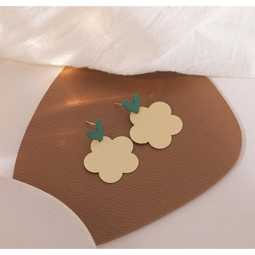 Flower Fresh Alloy Earrings Yellow Flowers Green Heart Drop Earrings Cream Color Sweet Forest Department Earrings Summer Maiden