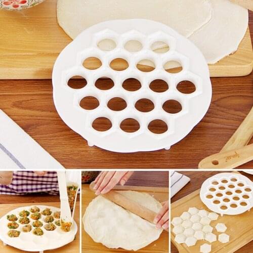 1 Pcs Dumpling Mold 19-Hole Dumpling Speeder Kitchen Artifact Creative Package Dumpling Device Dumpling Skin Plastic Mold