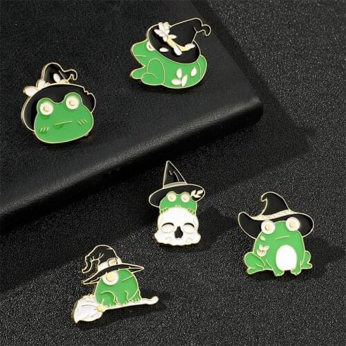 2021 New Cute Wizard Hat Frog Metal Brooch Enamel Pins Animal Anime Jewelry Accessories For a Friends Kids Gifts