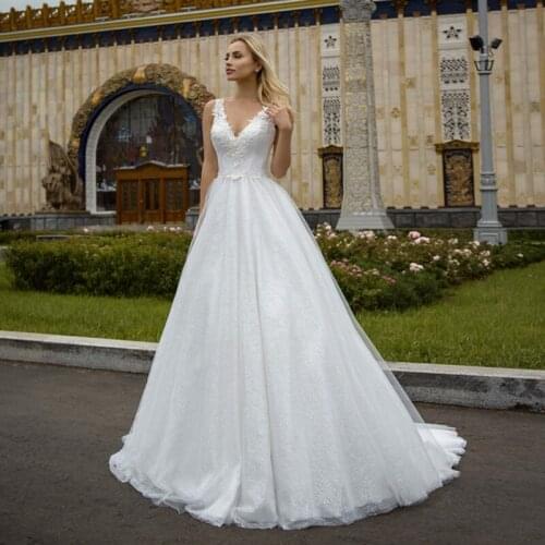 Simple Boho Lace Wedding Dress 2021 Vintage Beach Glitter A Line Bride Gowns Sexy Plus Size Bridal Dress V Neck