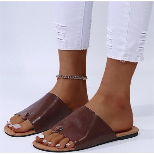 2021 New Summer Open Toe Womens Flat Slippers Fashion Black Brown Outdoor Beach Girls Sandals Sandalias Mujer Plus Size 35-43