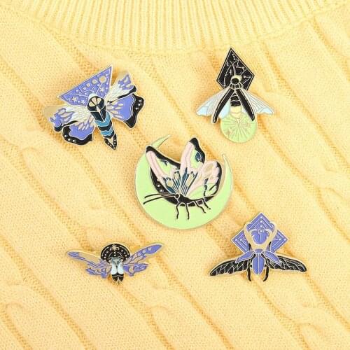 Luminous Moth Butterfly Moon Brooches Bag Lapel Pin Cartoon Animal Badge Jewelry Gift for Kids Friends