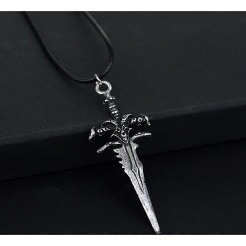 Dongsheng Hot Game Warcraft Alsace Sword Pendants Necklace Vintage Frostmourne Alloy Weapon Pendant Jewelry Gifts for Men