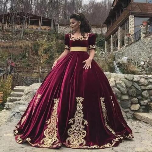 Burgundy Velvet Short Sleeves Arabic Prom Dresses 2021 Elegant Long Women Formal Dress Appliqued Dubai Special Occasion Gowns