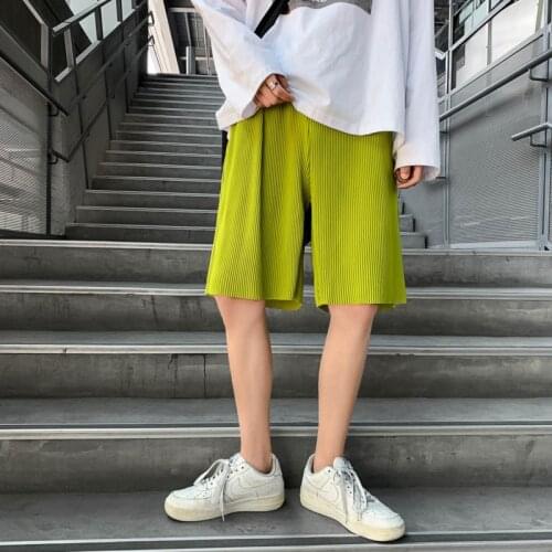 Summer Pleated Shorts Mens Fashion Black Green White Casual Shorts Men Streetwear Loose Beach Shorts Mens Large Size M-5XL