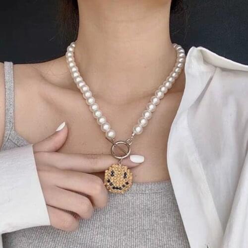 U-Magical Exaggerated Simulation Pearl Smile Face Rhinestone Pendant Necklace for Women Toggle Clasp Beaded Necklace Jewelry