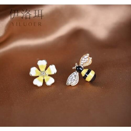 Fashion jewelry 2020 bee flower earrings aretes aesthetic cute stud earring kolczyki 925silver pin statement earrings for women