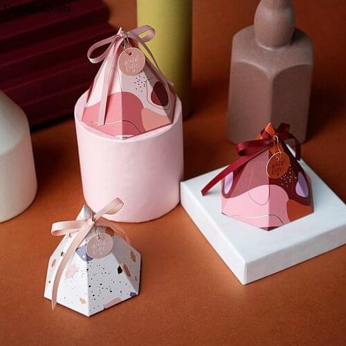 Pink Gift Box Pyramid Wedding Favors Candy Box Baby Shower Kids Birthday Chocolate Paper Box with Ribbon Packaging Boxes