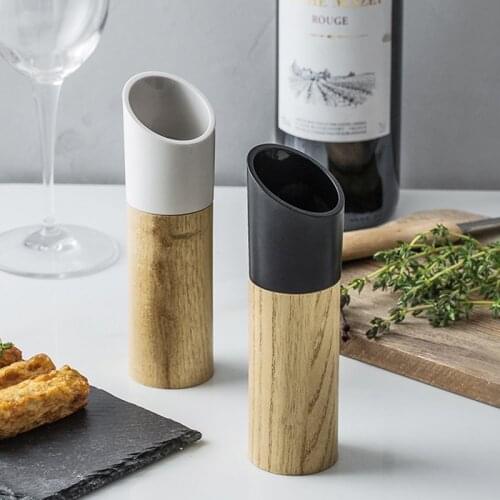 Nordic Wooden Salt and Pepper Mill Spice Nuts Mills Handheld Seasoning Grinder Bottle Cooking Home Decoration Kitchen BBQ Tools