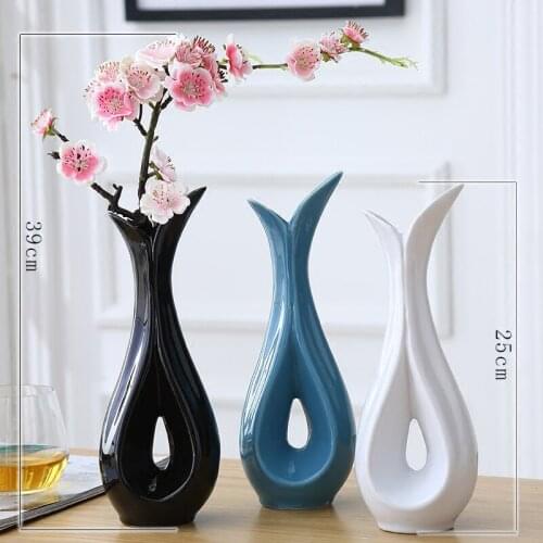Modern Black / White/ Blue ceramic vase for living room decoration flower and vase set Chinese Art and Crafts home decoration