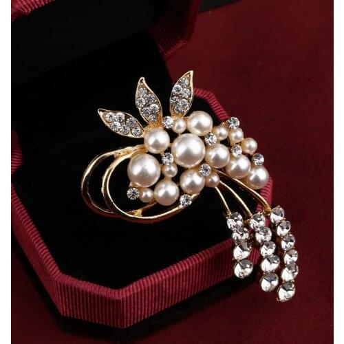 ZOSHI Fashion Jewelry High Quality Vintage Gold Brooch Pins Austria Crystals Imitation Pearl Flower Brooch Wedding Accessories