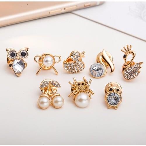 Many Kinds Owl Duck Swan Cherry Spider Bow Musical Note Simulated Pearl Shiny Crystal Golden Brooches for Women