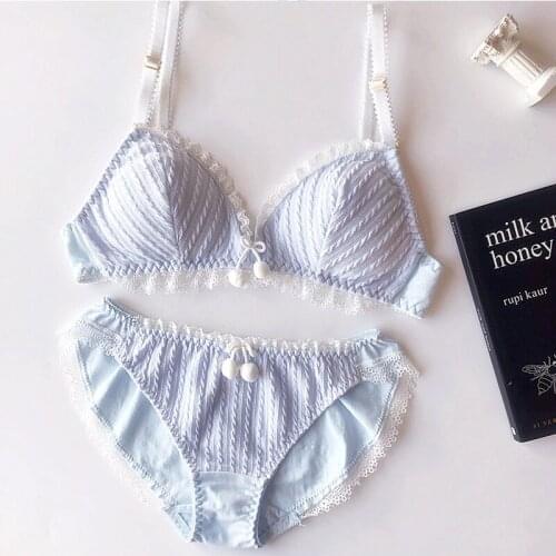 2020 Women Wireless Thin Cotton Breathable Comfortable Underwear Sexy Lace Triangle cup Bra Sets For Women Solid color Lingerie