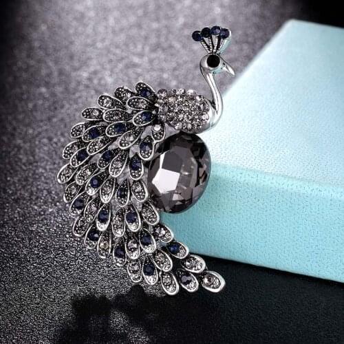 Zlxgirl Luxury vintage colorful peacock brooches bouquet mens jewelry Clothes scarf Pins Large mens Christmas Brooches gifts