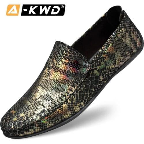 Fashion Golden Slip-ons Men Office Shoes Split Leather Shoes Men Loafers Big Size Men Driving Shoes Wear-Resistent Mens Loafers