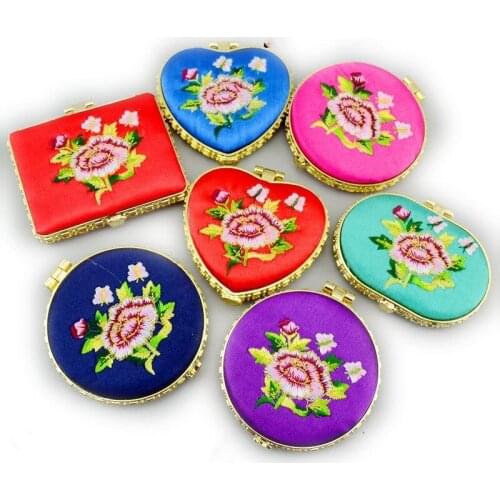 50pcs Embroidery Flower Portable Women Makeup Compact Mirrors Wedding Party Favors Ladies Gift