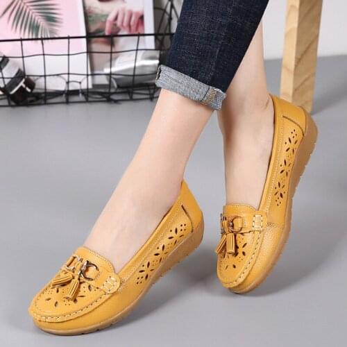 Womens flat Genuine Leather Shoes Woman Loafers Slip-On Female Flats Moccasins Ladies Driving Shoe Cut-Outs Mother Footwear