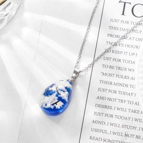 BOEYCJR Flying Eagle Blue Sky and White Clouds Resin Pendant Necklace Fashion Jewelry Novel Design Necklace for Women