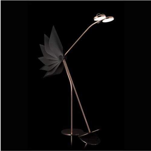 Post-modern designer living room floor lamp Nordic minimalist sales office villa model room ostrich decoration floor lamp