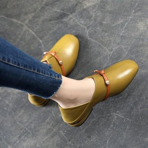 Soft leather thick heel shoes womens autumn 2020 new square toe low heel student flat leather shoes retro