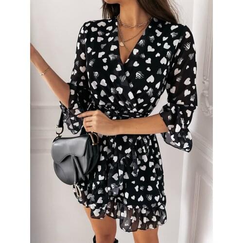 Ladies Casual Chiffon Half-Sleeved Dress Heart-Shaped Print Pattern V-Neck Lotus Leaf Hem Seaside Holiday Dress Black/White