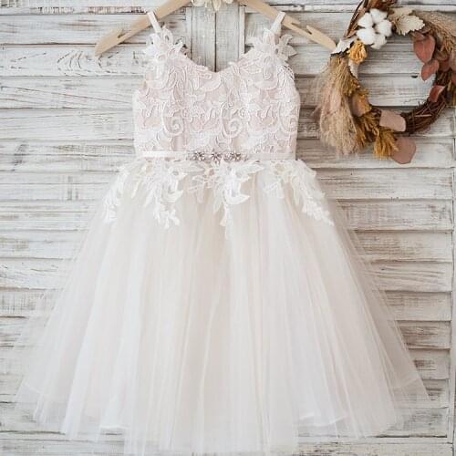2020 New Lace Flower Girl Dresses Vneck Sashes with Diamond Pageant Communion Dress Little Kids Children Dress for Wedding