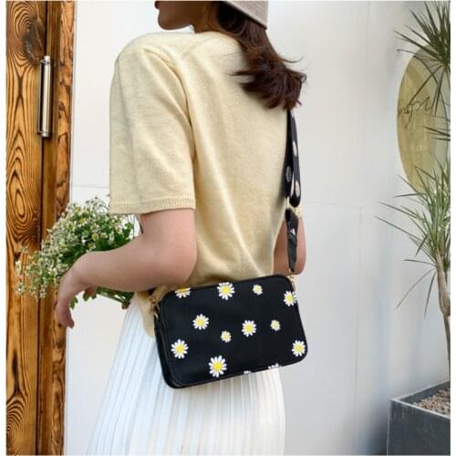 Daisy Bag Female Fairy Bag Korean Wide Shoulder Strap Flower Bag Single Shoulder Small Square Bag Ins Fashion Satchels Bag
