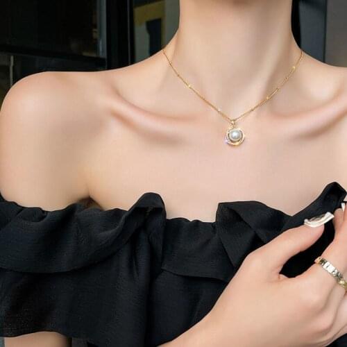Sweet Girl Necklace 2021 Fashion New Temperament Necklace Wild Whirlpool Small Pearl Crystal Necklace Womens Clothing Joyeria