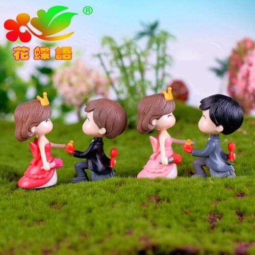 2pcs/set Propose Marriage Lover Figurines Doll Miniatures Couple Bride and Groom DIY Craft Gift Ornament for Wedding Party Decor