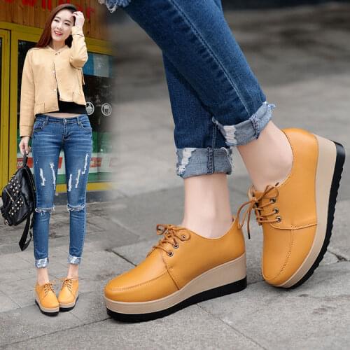 Hot66 Autumn Spring Moccasins Women Flats Vogue Flat Platform Shoes Womens Loafers Ladies Slip On Shoes Female large size