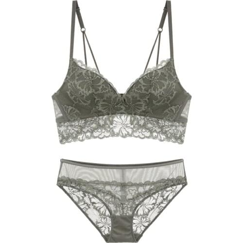 Sexy lace deep V soft thin cup bra underwear set underwear wireless French retro lace bra womens underwear