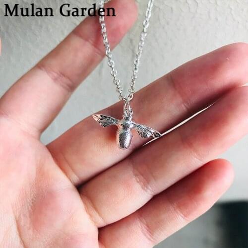 New Trendy Alloy Gold Silver color Bee Pendant Necklace Fashion Personality Jewelry Necklaces Women accessories Girlfriend Gift