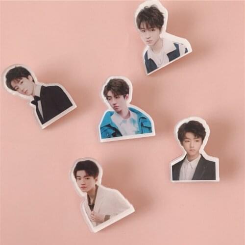 10PC/SET Creativity Wang Junkai Personality Brooch Clothing Bag Fixed Decorate Pin Badge Accessories Acrylic Star Surrounding