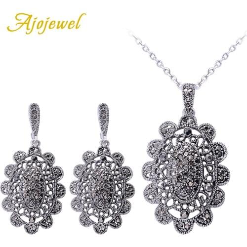 Ajojewel Black Crystal Hollow Flower Vintage Necklace Sets Women Necklace Earrings Jewelry Set