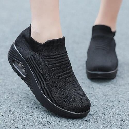 Spring Autumn Air Cushion Flying Woven Large Size Casual Sports Shoes Mothers Shoes Walking Shoes Thick Soled Heightening Shoes