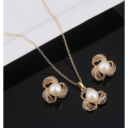 MINHIN Lovely Flower Jewelry Set For Women Luxury Gold-color Chain Pearl Necklace Stud Earrings Set African Beads Wedding Sets