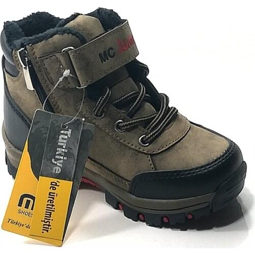 KIDS, MENS BOOTS. 26.27.28.29.30. NUMBERS. QUALITY, LUXURY, RUBBER. BASE. MODERN. SCHOOL AND SNOW BOAT. WATERPROOF. HOT
