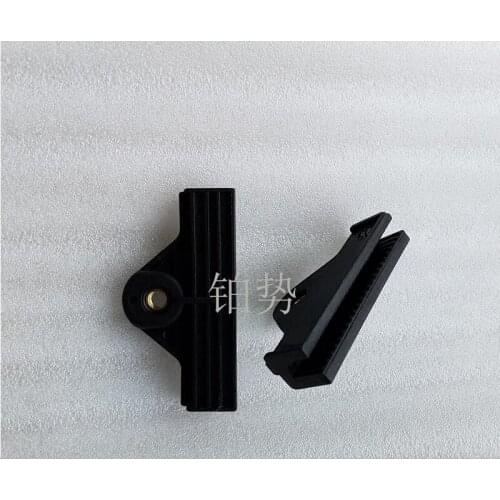 Car rear door glass clamp assembly 2014-hyu nda iso na ta door glass clamp bracket bracket assembly
